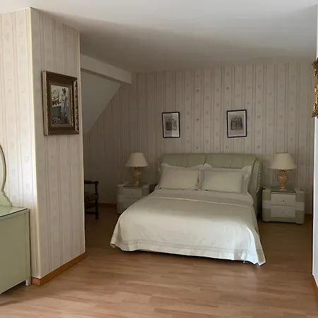 ベッド・アンド・ブレックファスト Le Relais Des Hirondelles